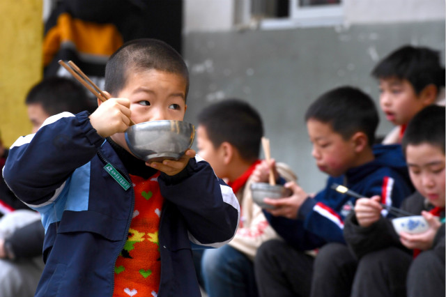  3月1日是福建省政和县唯一一所村级寄宿制小学西津畲族小学正式开学上课的日子。新华社